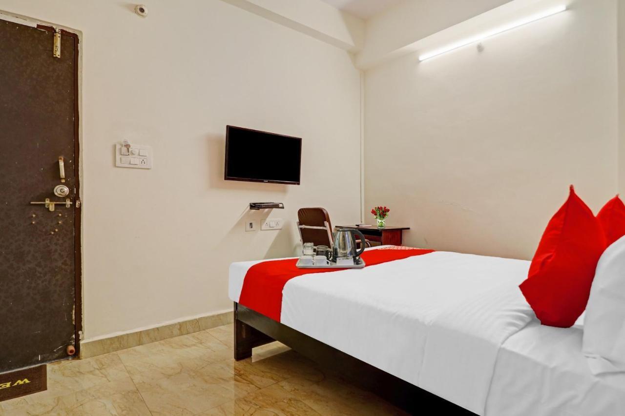Oyo Happy Stay Hotels Hyderabad Ngoại thất bức ảnh