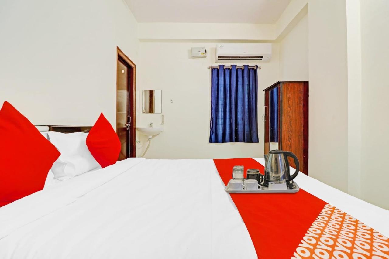 Oyo Happy Stay Hotels Hyderabad Ngoại thất bức ảnh
