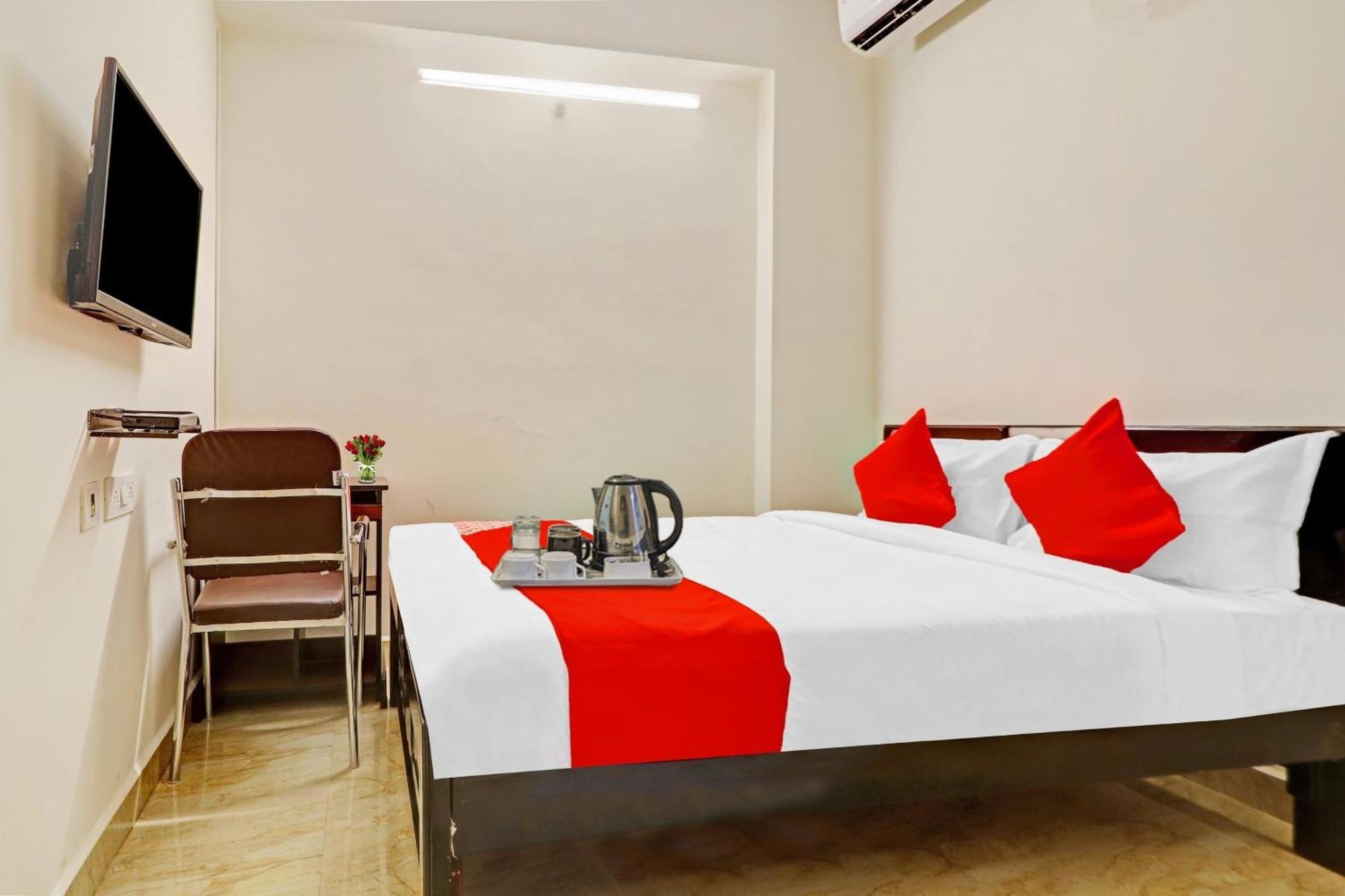 Oyo Happy Stay Hotels Hyderabad Ngoại thất bức ảnh