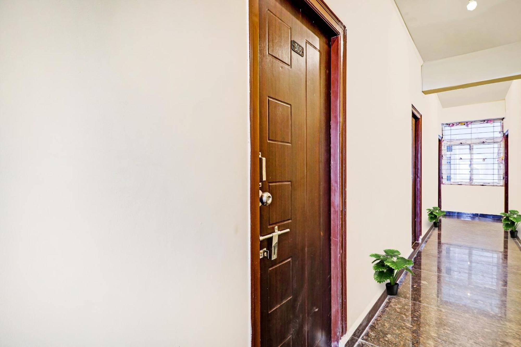 Oyo Happy Stay Hotels Hyderabad Ngoại thất bức ảnh
