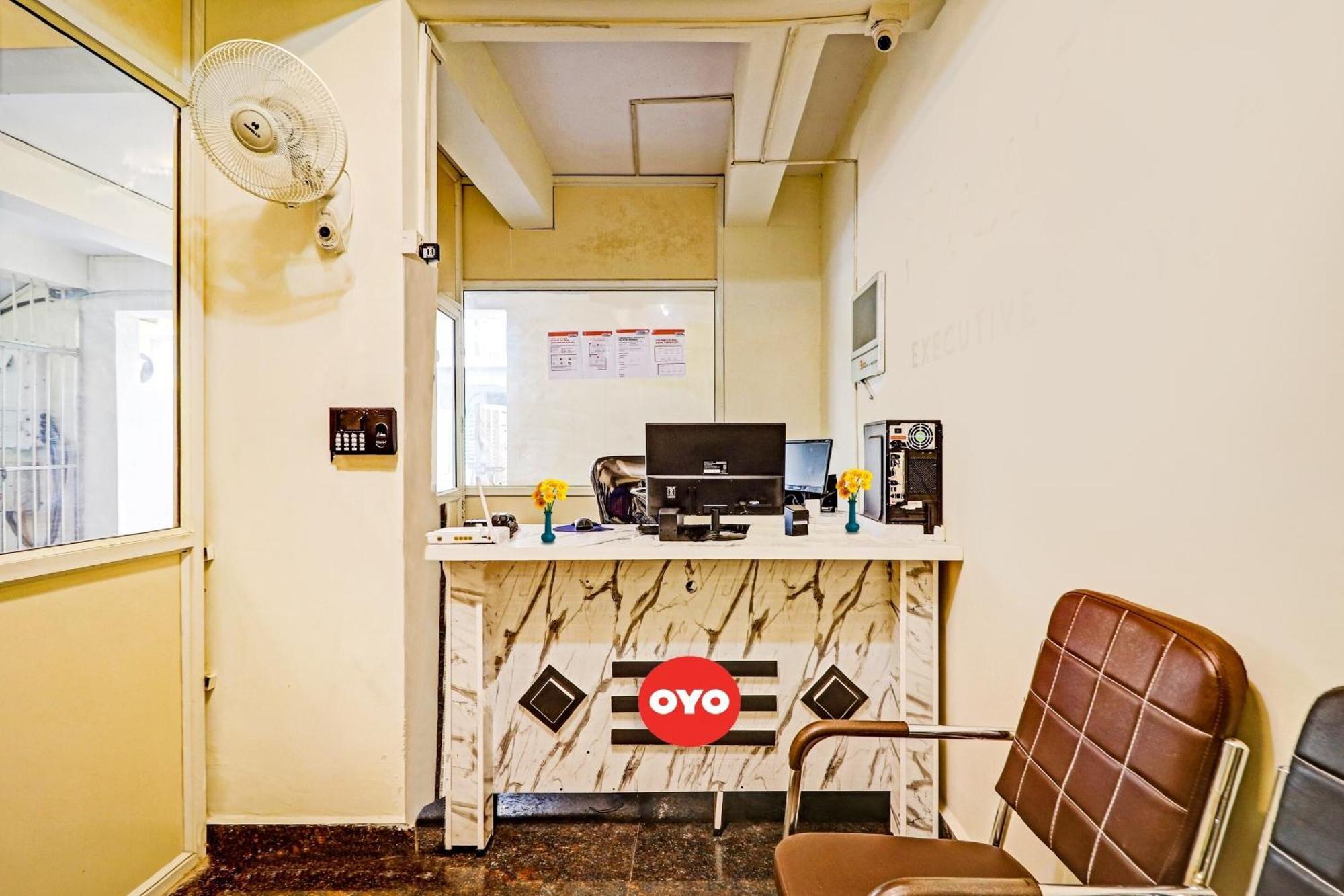Oyo Happy Stay Hotels Hyderabad Ngoại thất bức ảnh