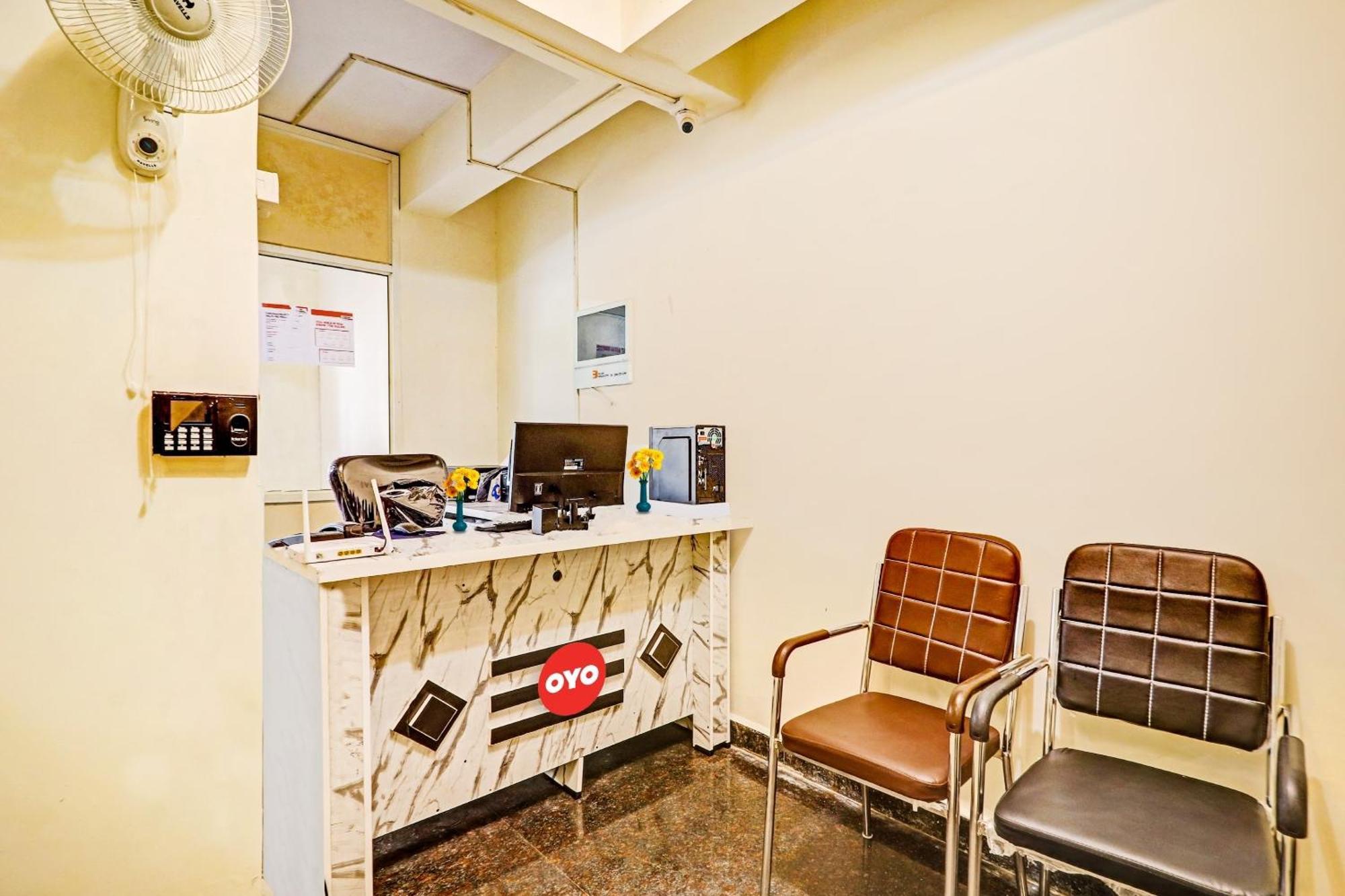Oyo Happy Stay Hotels Hyderabad Ngoại thất bức ảnh